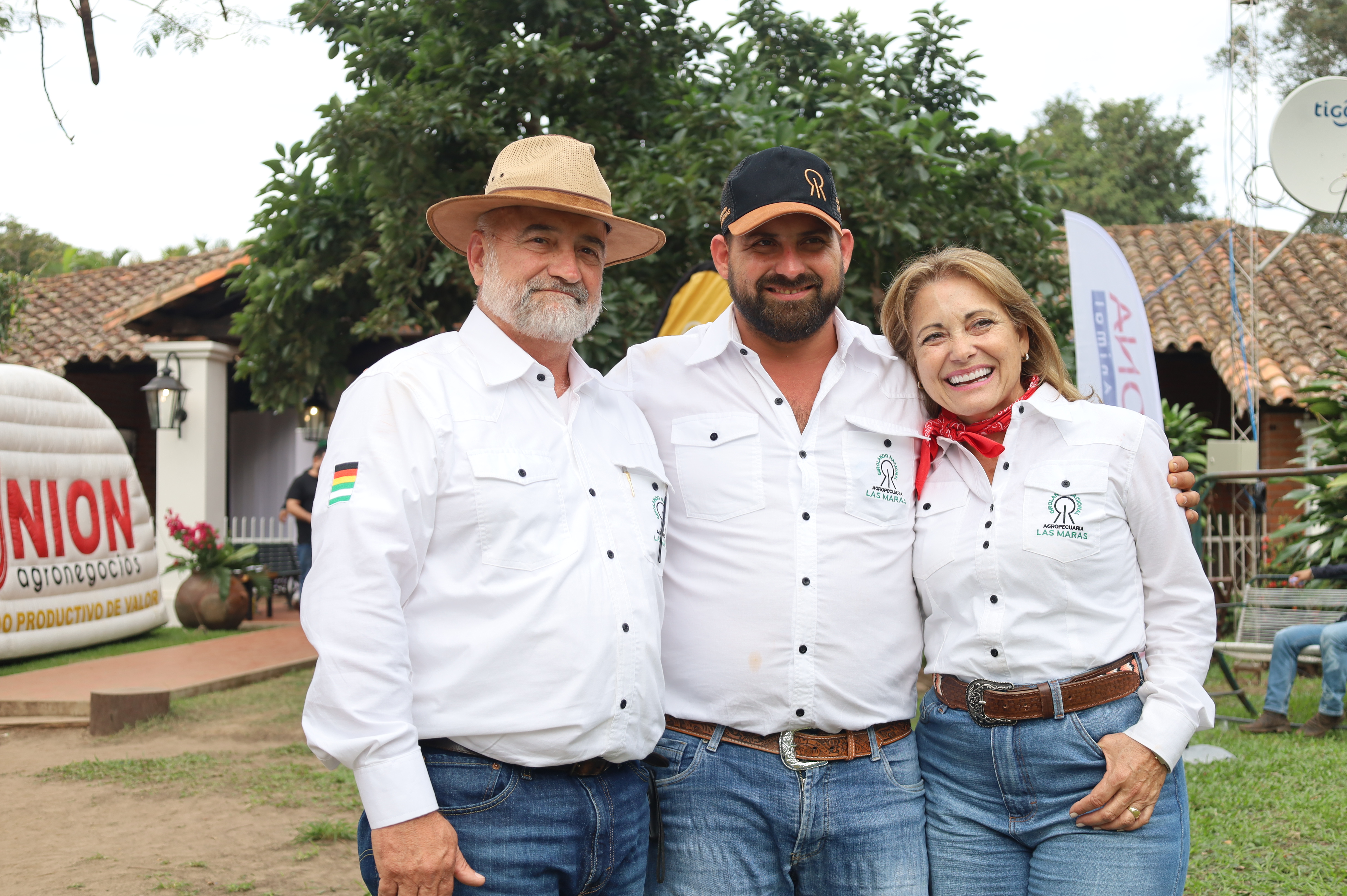 Fotos con Clientes - IMG 0838